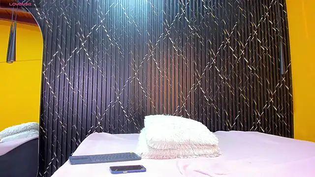 Miss Ariaa online show from October 3, 11:29 am