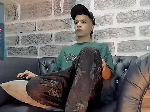 kevinn blue1 online show from September 18, 10:23 pm