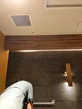 LeoPR00 online show from November 2, 9:28 pm