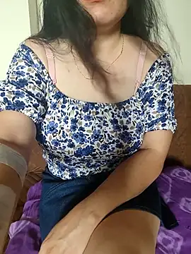 Snapshot of sassy_aly007 chatting on September 19, 9:32 am sassy aly007 online show from September 19, 9:32 am