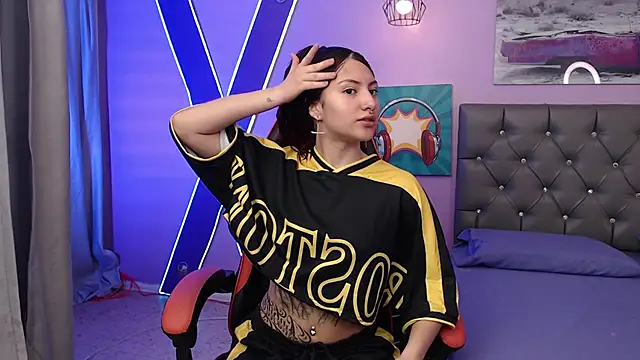 Snapshot of Sabriinaa_Foxx chatting on October 27, 12:20 pm Sabriinaa Foxx online show from October 27, 12:20 pm