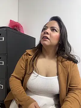 Snapshot of ROUSE_SINCLAIR chatting on November 23, 3:28 am ROUSE SINCLAIR online show from November 23, 3:28 am