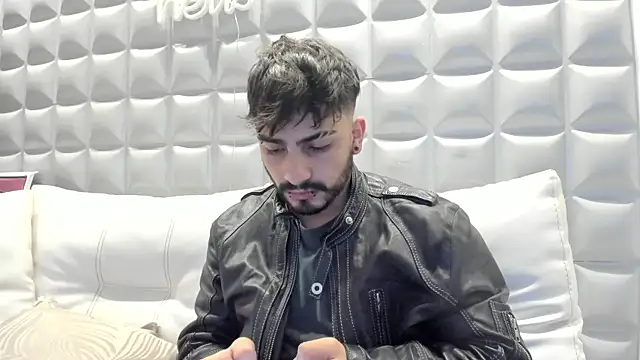 Jack Daniel   online show from November 8, 6:29 pm