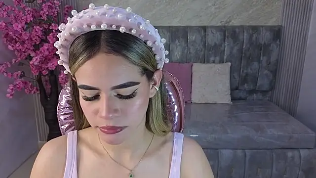 lilith4 s online show from November 4, 8:30 pm