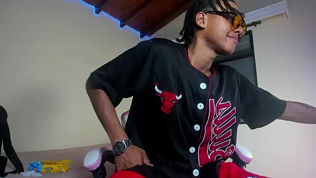 Snapshot of jordan_mm420 chatting on October 13, 8:25 am jordan mm420 online show from October 13, 8:25 am