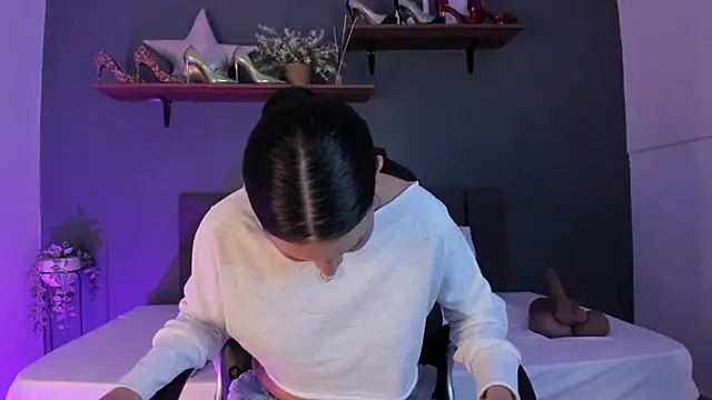 Coco-balenciaga online show from December 1, 12:10 pm