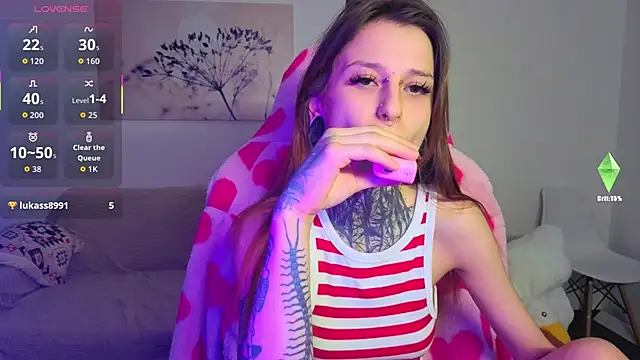 Snapshot of LilithPoison chatting on September 17, 9:27 pm LilithPoison online show from September 17, 9:27 pm