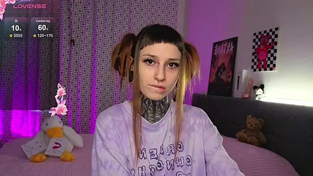 Snapshot of LilithPoison chatting on October 26, 6:03 pm LilithPoison online show from October 26, 6:03 pm