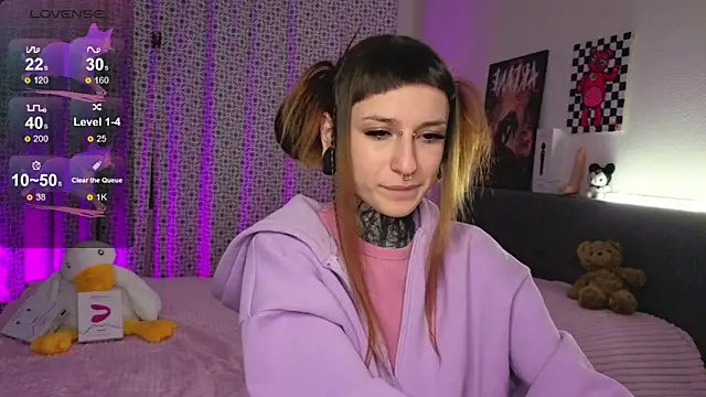 Snapshot of LilithPoison chatting on October 31, 6:09 pm LilithPoison online show from October 31, 6:09 pm