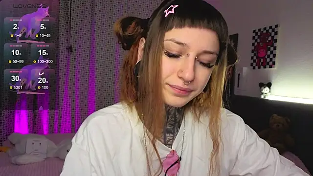 Snapshot of LilithPoison chatting on November 7, 6:08 pm LilithPoison online show from November 7, 6:08 pm