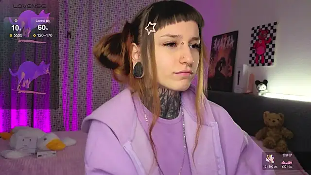 Snapshot of LilithPoison chatting on November 8, 7:12 pm LilithPoison online show from November 8, 7:12 pm