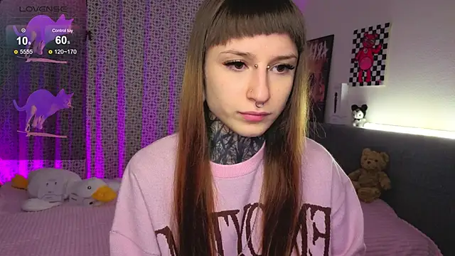 Snapshot of LilithPoison chatting on November 22, 6:07 pm LilithPoison online show from November 22, 6:07 pm