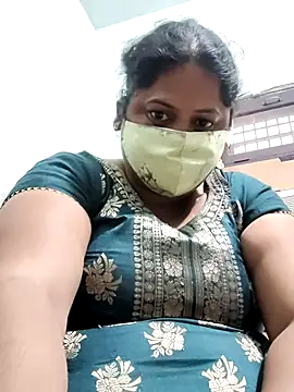 Snapshot of Mmm143 chatting on November 2, 1:52 am Mmm143 online show from November 2, 1:52 am