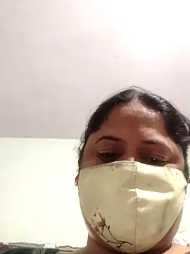 Snapshot of Mmm143 chatting on November 18, 4:39 am Mmm143 online show from November 18, 4:39 am