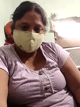 Snapshot of Mmm143 chatting on November 26, 6:25 am Mmm143 online show from November 26, 6:25 am