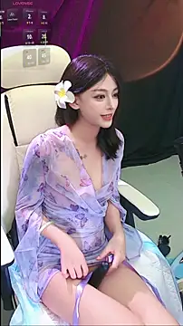 Snapshot of lulu5211 chatting on October 16, 11:55 am lulu5211 online show from October 16, 11:55 am