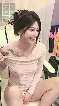 Snapshot of lulu5211 chatting on November 10, 1:43 pm lulu5211 online show from November 10, 1:43 pm