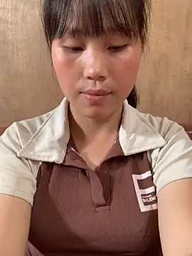 huong-18 online show from October 20, 4:24 am