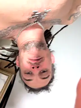 Snapshot of Clownboi17 chatting on November 13, 1:37 am Clownboi17 online show from November 13, 1:37 am