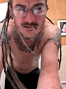 Snapshot of Clownboi17 chatting on November 26, 5:58 pm Clownboi17 online show from November 26, 5:58 pm