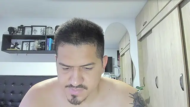 Arnolwilliams online show from September 19, 11:27 pm