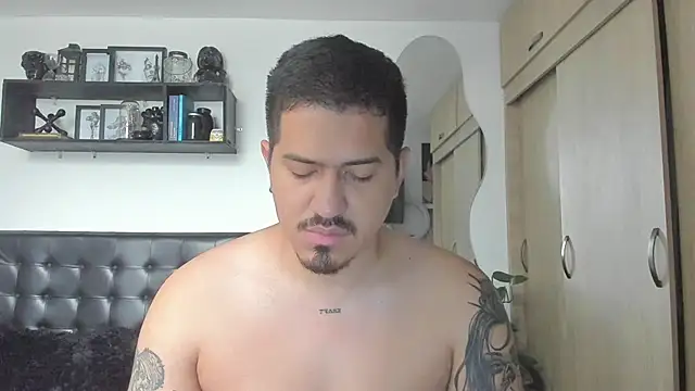 Arnolwilliams online show from September 27, 6:46 pm