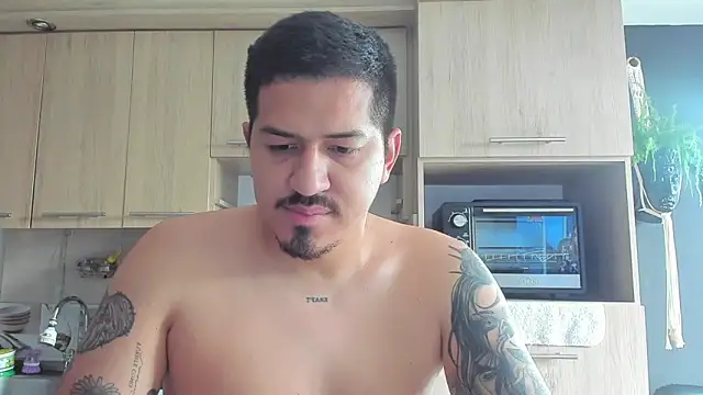 Arnolwilliams online show from September 29, 9:08 pm