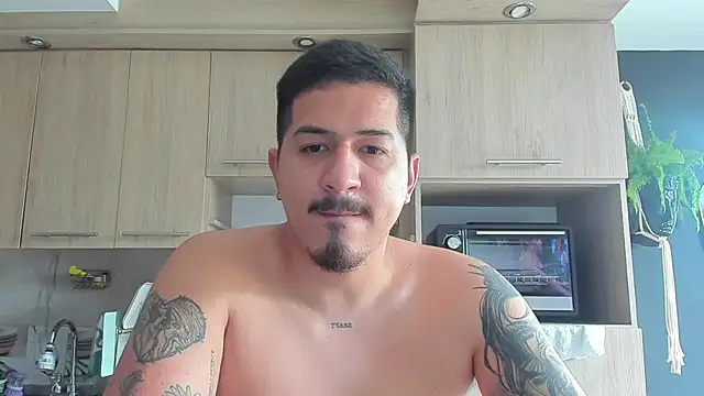 Arnolwilliams online show from October 14, 7:25 pm