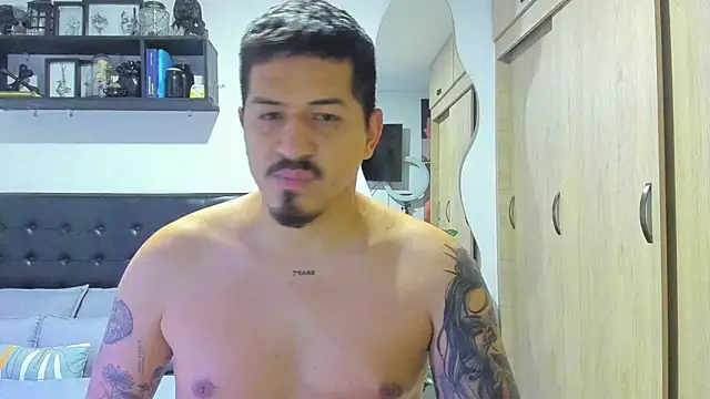 Arnolwilliams online show from October 23, 12:21 am