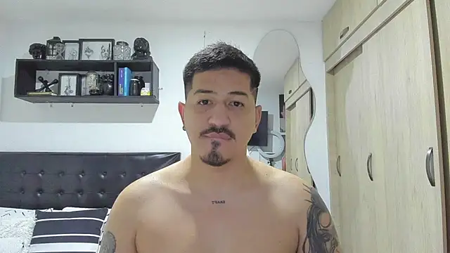 Arnolwilliams online show from November 3, 6:47 am