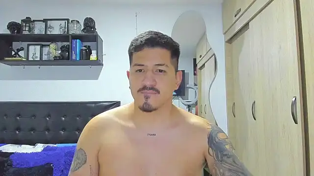 Arnolwilliams online show from November 16, 7:25 am