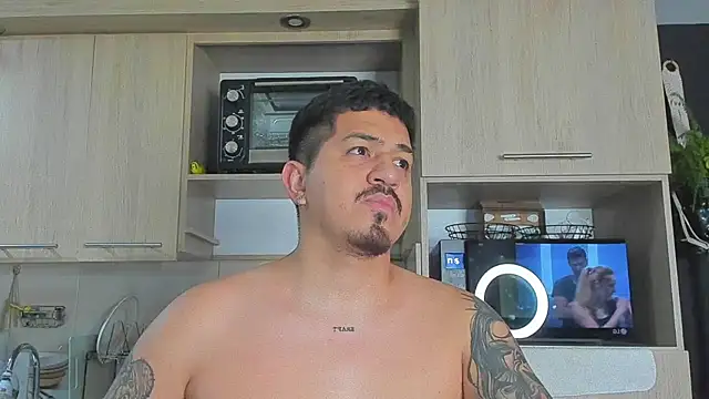 Arnolwilliams online show from November 26, 7:20 am