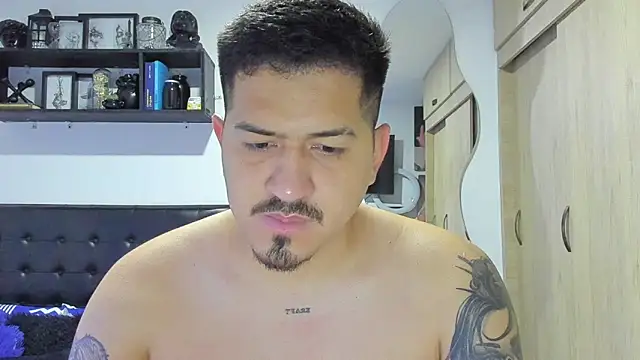 Arnolwilliams online show from December 2, 2:39 am