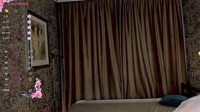 AlettaEve online show from September 26, 3:05 pm