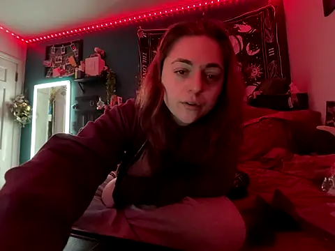 Snapshot of PeridotPrincessOfficial chatting on November 10, 10:09 pm PeridotPrincessOfficial online show from November 10, 10:09 pm