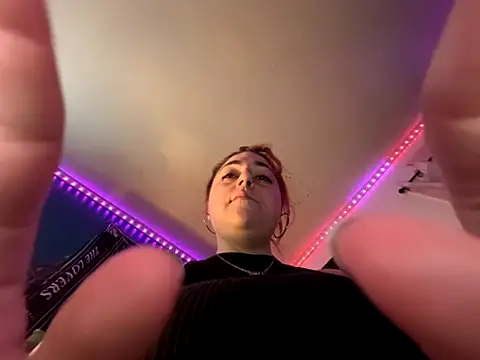 Snapshot of PeridotPrincessOfficial chatting on November 14, 3:16 am PeridotPrincessOfficial online show from November 14, 3:16 am