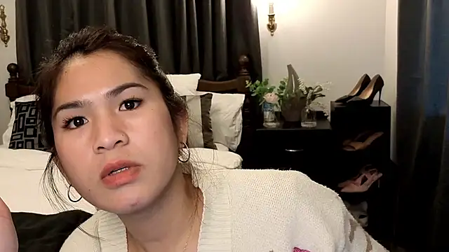 ZoeyJohnson online show from September 25, 5:33 am