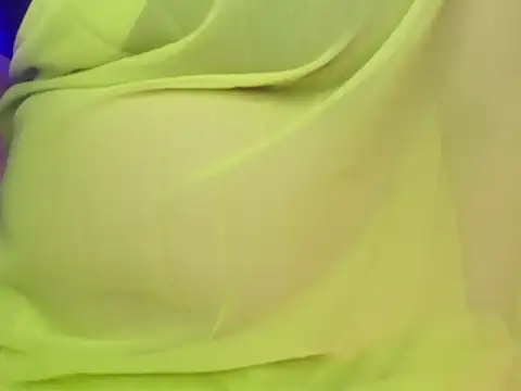 Snapshot of _Ameera_ chatting on October 19, 3:01 pm Ameera online show from October 19, 3:01 pm