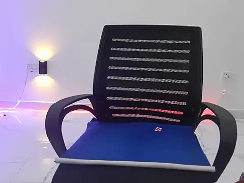 Snapshot of _Ameera_ chatting on October 28, 5:33 am Ameera online show from October 28, 5:33 am