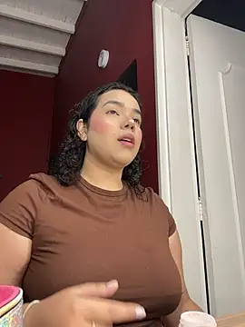 krisstenSantos online show from October 16, 11:44 am