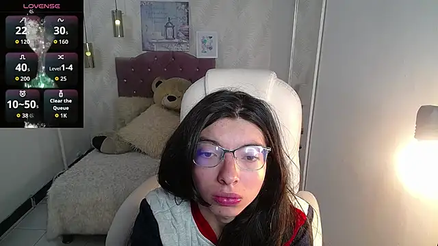 alllyson  online show from November 12, 7:46 pm