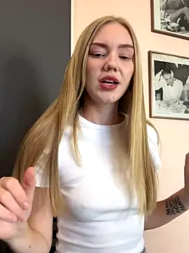 MilaMoone online show from September 30, 11:48 am