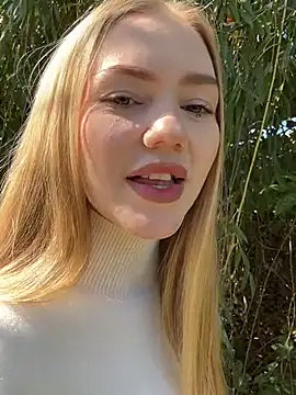 MilaMoone online show from October 4, 8:23 am