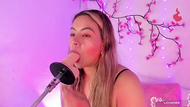 chubbyZoe online show from October 9, 2:37 pm