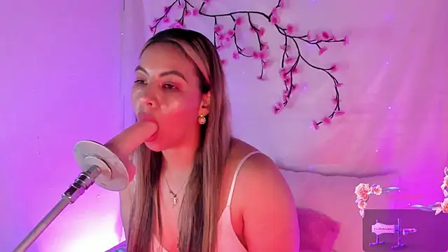 chubbyZoe online show from October 17, 2:59 am