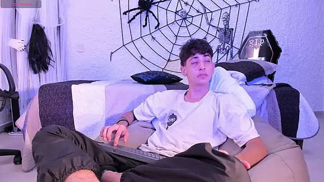 Snapshot of j_martony chatting on October 7, 12:02 pm j martony online show from October 7, 12:02 pm