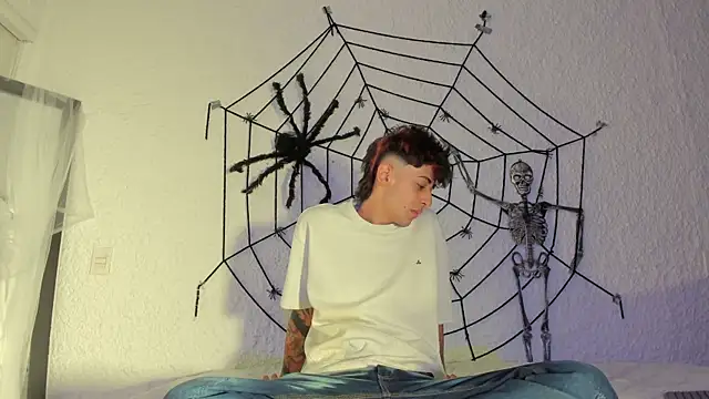 Snapshot of j_martony chatting on October 23, 12:04 pm j martony online show from October 23, 12:04 pm