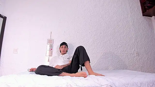 Snapshot of j_martony chatting on November 15, 12:13 pm j martony online show from November 15, 12:13 pm