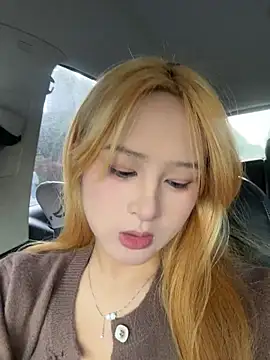 Snapshot of yuki_june chatting on October 24, 8:22 am yuki june online show from October 24, 8:22 am