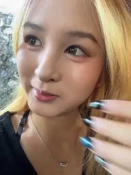 Snapshot of yuki_june chatting on November 15, 7:49 am yuki june online show from November 15, 7:49 am